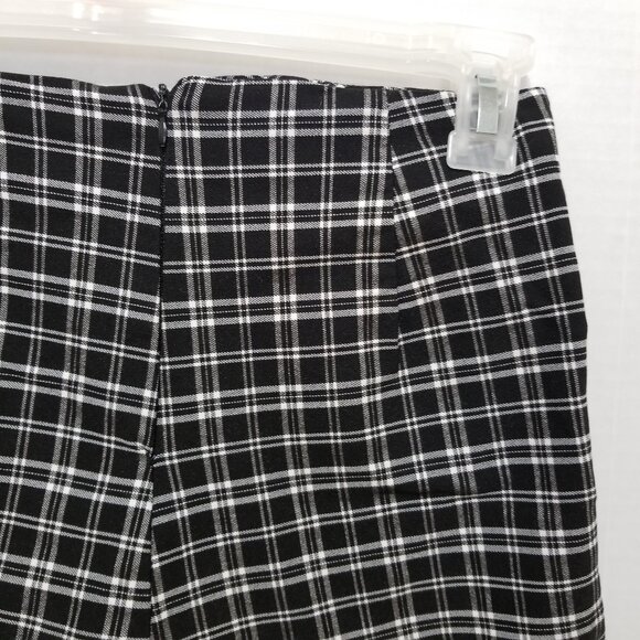 Altar'd State skort Medium Bonnie plaid button accent mini stretch - Picture 12 of 16